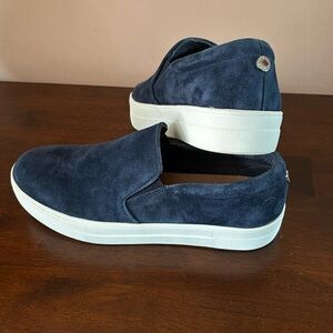 Steve Madden slip on sneakers in excellent condition. Worn only once.